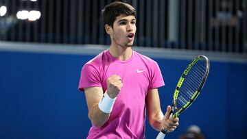 Carlos Alcaraz celebra su victoria ante Goffin.