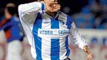 <b>LETAL. </b>Iván Alonso anotó los dos goles del Alavés que sirvieron para ganar el partido.