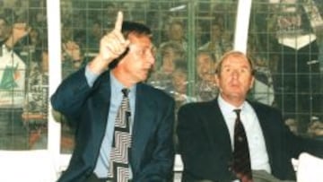 Johan Cruyff y Charly Rexach cuando era primer y segundo entrenador del Barcelona.