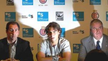 <b>MUY SERENO. </b>Albert Costa, seleccionador, y Albert Agustí, presidente del RCTB, junto a Rafa Nadal.
