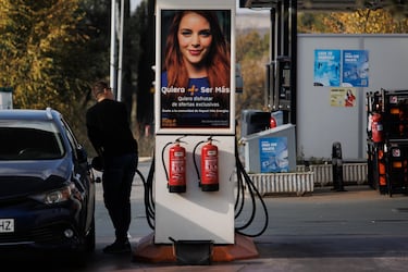 Esta es la reconocida empresa que ha recibido una sanción millonaria por pactar los precios de gasolina en Europa