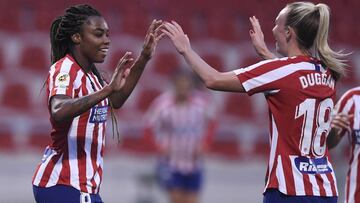 Ludmila celebra su gol ante la Real Sociedad con su compañera en el Atlético Toni Duggan.