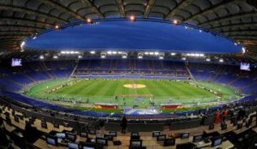 LAZIO 1-1 FENERBAHCE Estadio Olímpico de Roma con las gradas vacías