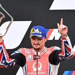 Miller se baja del título