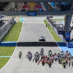 Heroico podio de Canet con una mano