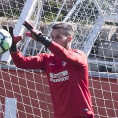 El Atlético percibirá 2,5 millones por el traspaso de Moyá