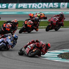 Esprint para Álex Márquez y Martín recorta dos puntos