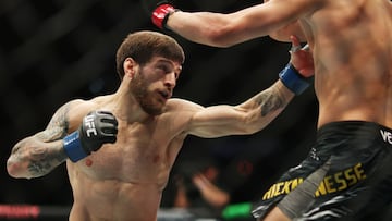 Bryce Mitchell, who made his debut with a victory at bantamweight, is looking to redeem himself against Aleksandre.