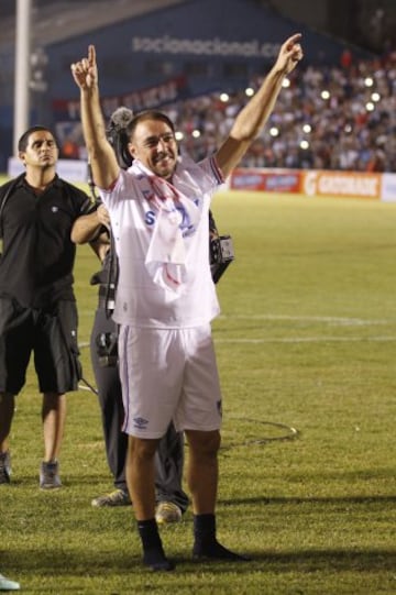 'El Pibe' Valderrama presente en la despedida de 'El Chino' Recoba