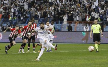 Benzema transformó el penalti que supuso el 0-2.