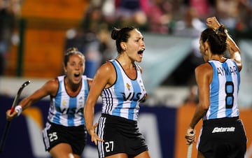 REUTERS/Enrique Marcarian (ARGENTINA - Tags: SPORT FIELD HOCKEY)