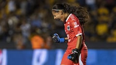 Claudia Lozoya, sensación de Rayadas, busca récords