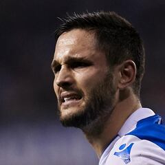 Brighton confirm deal for Deportivo striker Florin Andone