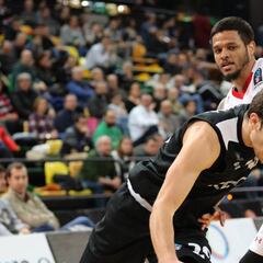 Un mal último cuarto marca la derrota del Bilbao ante el líder