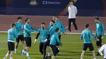 12/12/17 FIFA CLUB WORLD CUP ABU DHABI MUNDIAL DE CLUBES 2017 UAE 2017 MUNDIALITO 2017
ENTRENAMIENTO REAL MADRID
SERGIO RAMOS NACHO BORJA MAYORAL KIKO CASILLA CEBALLOS GRUPO