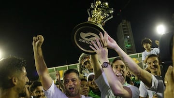 Los jugadores de Chapecoense celebran el t&iacute;tulo conseguido.