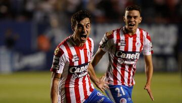 El espa&ntilde;ol Unai Bilbao celebra el gol del ascenso del Atl&eacute;tico de San Luis junto al tambi&eacute;n espa&ntilde;ol Enrique L&oacute;pez.