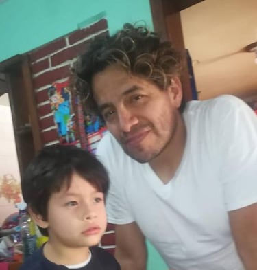 La pandemia dejó sin sueldo a Fernando para continuar con terapia de su hijo autista