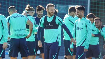 Un derbi plagado de dudas