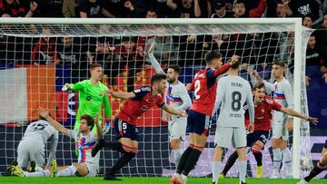 Soccer Football - LaLiga - Osasuna v FC Barcelona - El Sadar Stadium, Pamplona, Spain - November 8, 2022 Osasuna's David Garcia celebrates scoring their first goal REUTERS/Vincent West