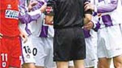 La plantilla clama contra Megía Dávila