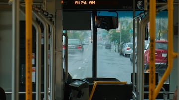 Una jubilada de 87 años se equivoca al pagar en el autobús y acaba abonando 25 veces el valor del billete: “Validó el billete tarde”