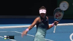 Osaka tuvo dos rivales: ¡le atacó un bicho en pleno partido!