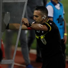 ¿Buena decisión? El VAR provocó algo que nunca pasó en el fútbol chileno