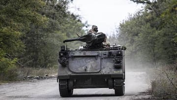 LYMAN, UKRAINE - OCTOBER 05: A tank of Ukrainian forces moves after Russian forces withdrawn from the city of Lyman in the Donetsk region, Ukraine on October 05, 202. Russian troops withdrawn from Krasny Port due to threat of siege as Kyiv had said that thousands of Russian soldiers were encircled by Ukrainian forces in the city of Lyman in the Donetsk region. (Photo by Metin Aktas/Anadolu Agency via Getty Images)