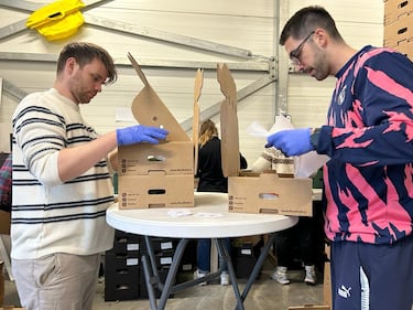 De ¡®La F¨¢brica¡¯ a un pueblito island¨¦s de 2.000 habitantes