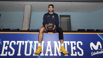 Edgar Vicedo posa para As en el Magariños.