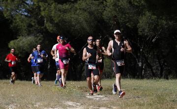 El circuito Du Cross Series cerró con nota la primera etapa de la temporada celebrando el décimo aniversario de duatlones en la localidad de Villanueva de la Cañada. La prueba congregó a cerca de 250 participantes entre los que destacaron los madrileños A