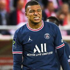 Encontronazo entre Mbappé y el portero del Metz