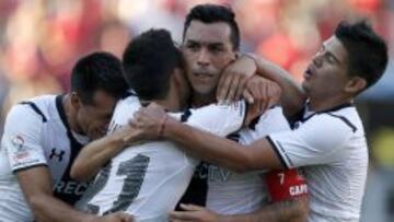 Esteban Paredes celebra el gol del triunfo de Colo Colo.