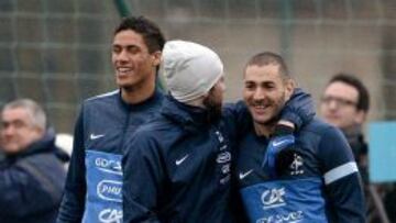 Varane y Benzema, convocados.