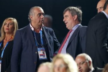 Jos¨¦ Luis S¨¢ez y el presidente del Consejo Superior de Deportes Miguel Cardenal.