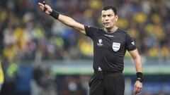 Las polémicas que marcaron el arbitraje de Roberto Tobar