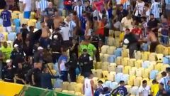 Otro escándalo en Brasil: policía golpeó brutalmente a los hinchas argentinos y los jugadores reaccionaron así