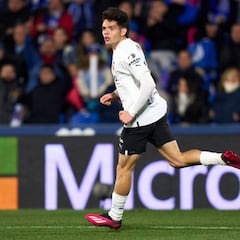 El Valencia negocia un año más con Fran Pérez