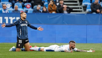 Diego González protesta una acción.