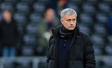 How and where can I watch Liverpool - Manchester United: times, TV, online