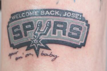 Una fan de Mourinho se hace 38 tatuajes del portugu¨¦s por todo su cuerpo