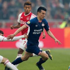 PSV, con Lozano, pierde ante Ajax y se cierra la carrera por el título