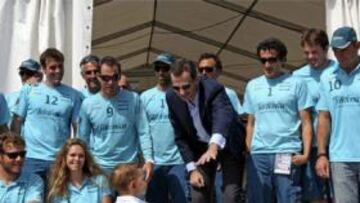 El Príncipe visitó la base del 'Telefónica' en Lisboa