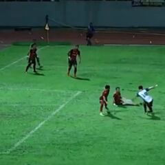 ¡Genial rabona! Yashir Islame se lució con este gol en Malasia