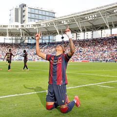 La figura de Kervin Arriaga se agranda