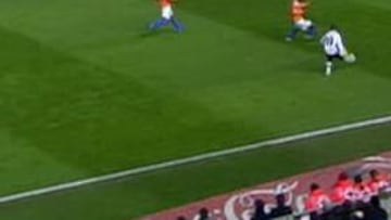 <b>FUERA DE JUEGO. </b>Matá estaba adelantado antes de su penalti.