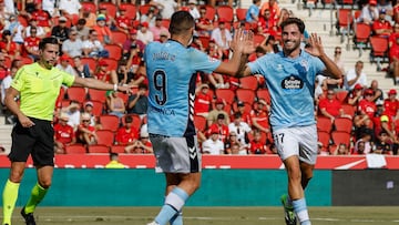 Javi Rueda y Ferran Jutglà celebran el tanto anotado por el carrilero del Celta contra el Mallorca.