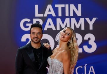 Luis Fonsi y su esposa