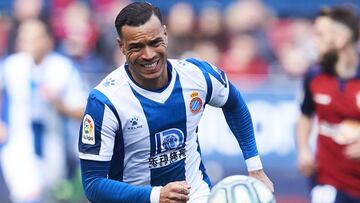 PAMPLONA, SPAIN - MARCH 08: Raul de Tomas Gomez of RCD Espanyol in action during the Liga match between CA Osasuna and RCD Espanyol at El Sadar Stadium on March 08, 2020 in Pamplona, Spain. (Photo by Juan Manuel Serrano Arce/Getty Images)